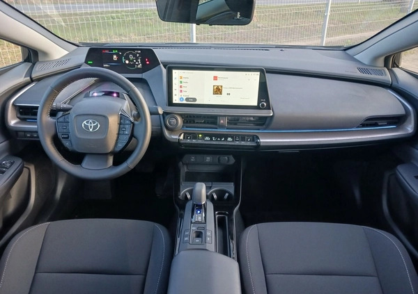 Toyota Prius cena 208900 przebieg: 2436, rok produkcji 2023 z Chęciny małe 232